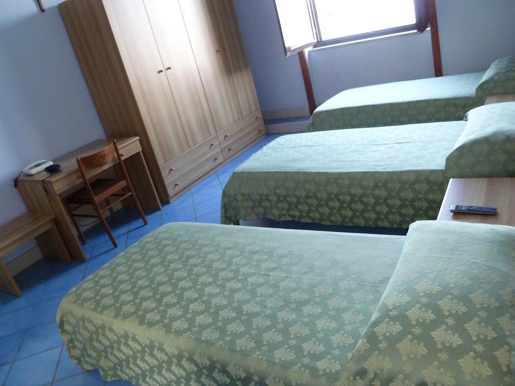 Ancelle Sorrento - Casa D'Accoglienza Hotel Castellammare di Stabia Room photo