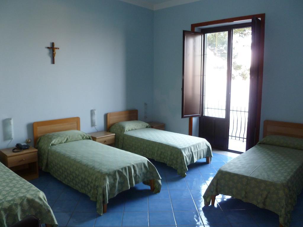 Ancelle Sorrento - Casa D'Accoglienza Hotel Castellammare di Stabia Room photo