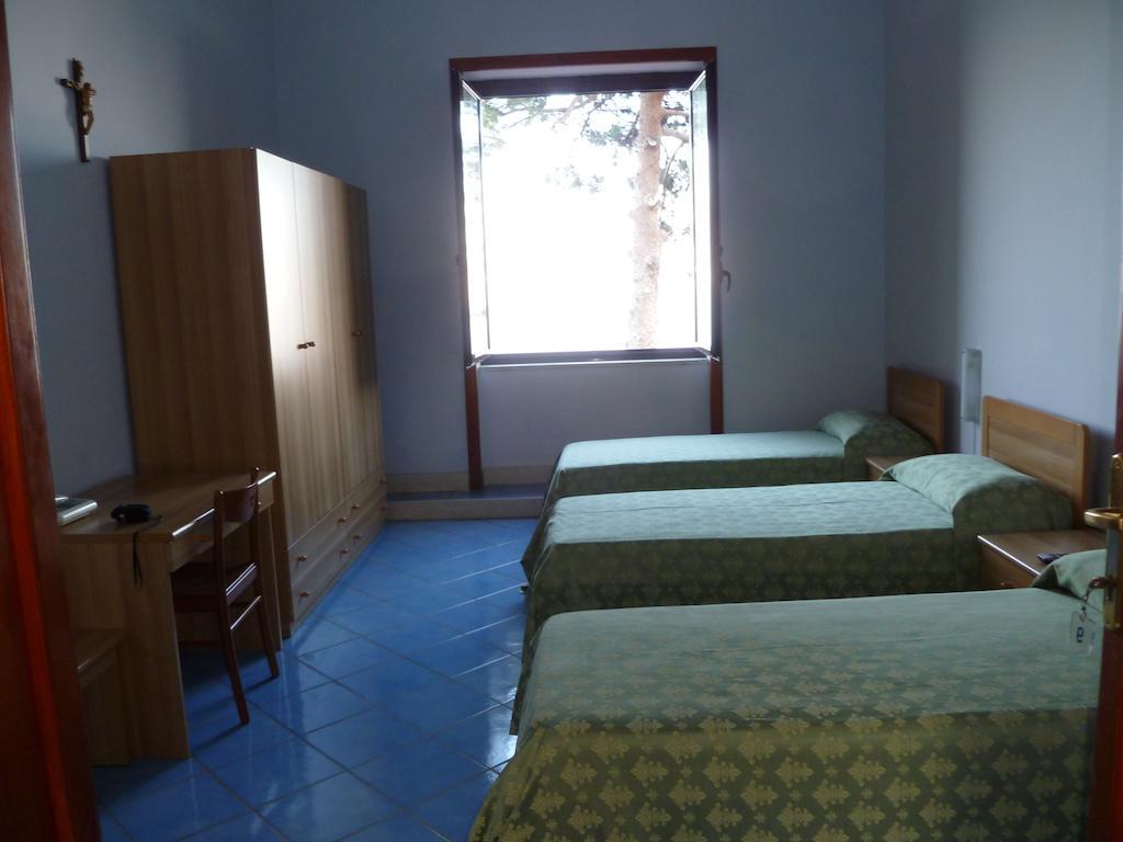 Ancelle Sorrento - Casa D'Accoglienza Hotel Castellammare di Stabia Room photo