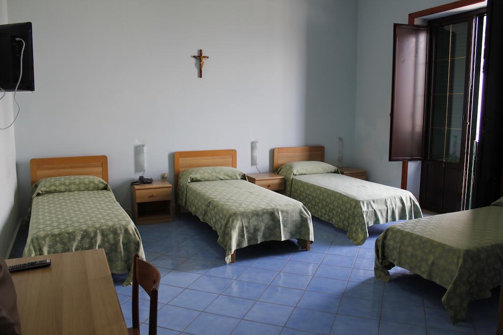 Ancelle Sorrento - Casa D'Accoglienza Hotel Castellammare di Stabia Room photo