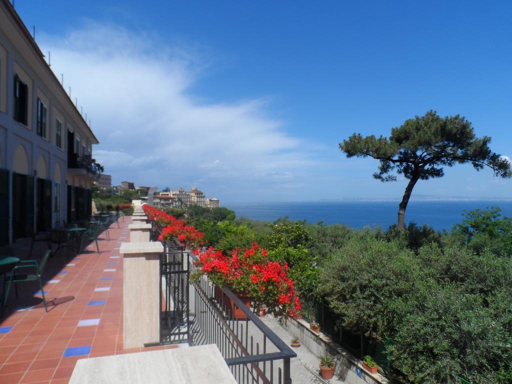 Ancelle Sorrento - Casa D'Accoglienza Hotel Castellammare di Stabia Exterior photo