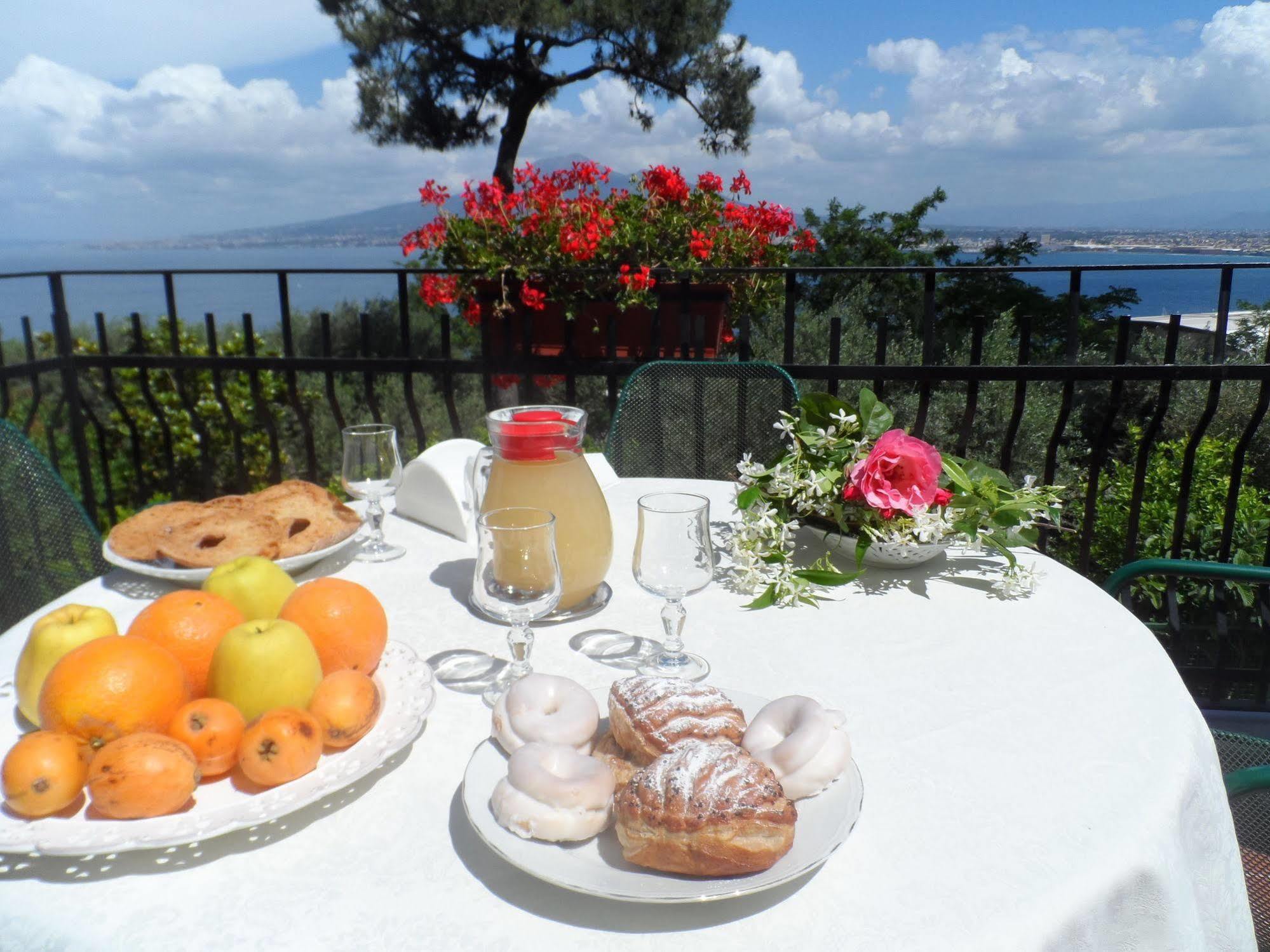 Ancelle Sorrento - Casa D'Accoglienza Hotel Castellammare di Stabia Exterior photo
